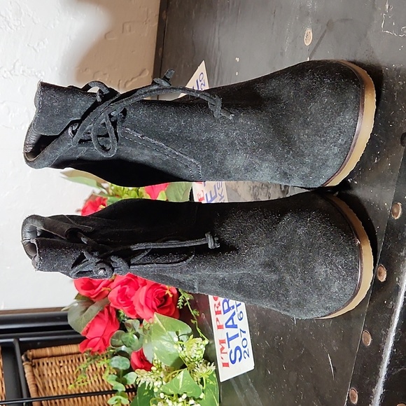 TILA MARCH PARIS Size 39 Black Suede Wedge Heel - Picture 7 of 12